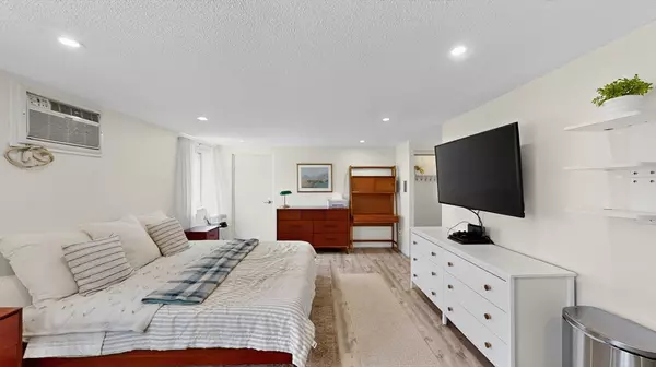 Stoneham, MA 02180,300 Park Terrace Dr #303