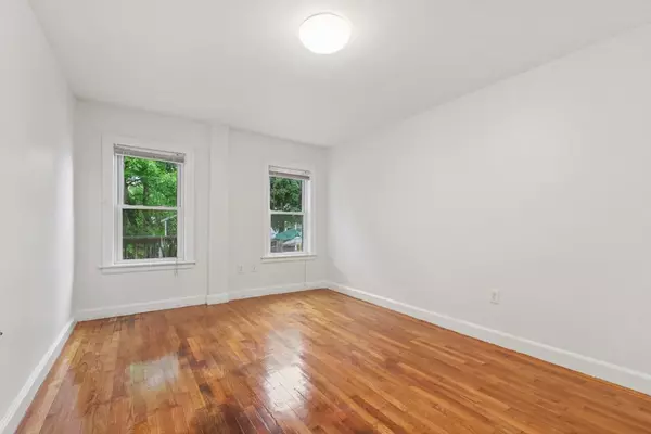 Grafton, MA 01560,314 Providence Rd #1