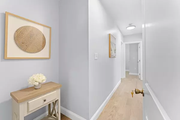 Boston, MA 02132,125 Redlands Rd #2