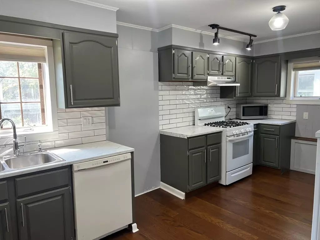 New Bedford, MA 02740,313 Pleasant St #2