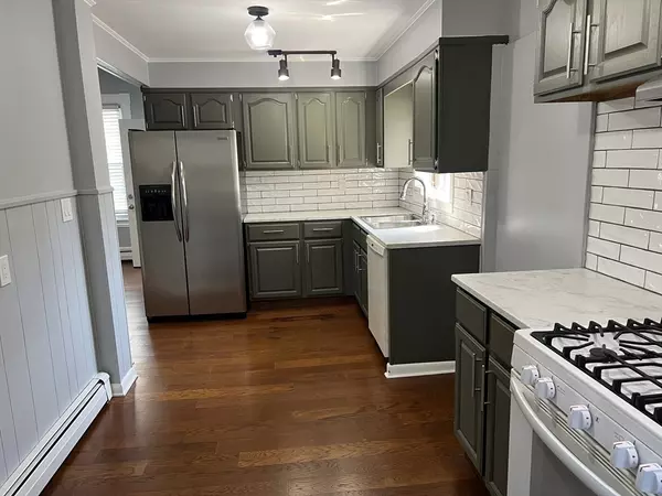 New Bedford, MA 02740,313 Pleasant St #2
