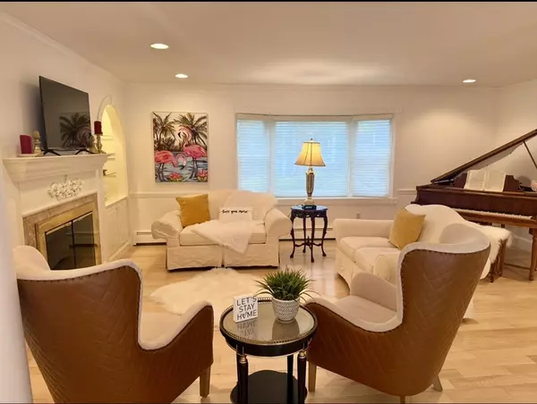 Arlington, MA 02474,30 Hartford Rd