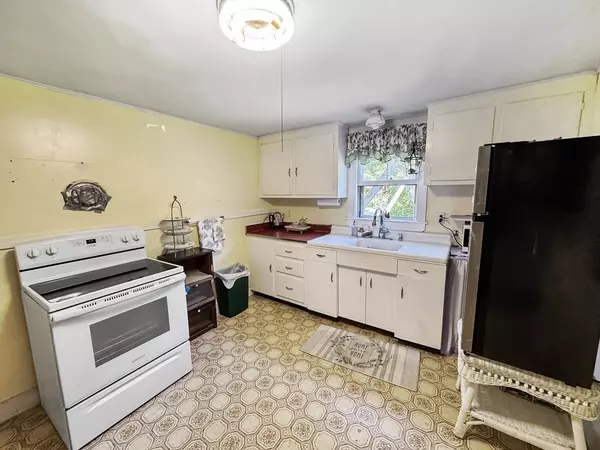 Andover, MA 01810,19 Haggetts Pond Rd