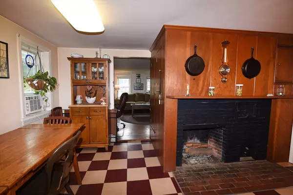 Rockland, MA 02370,696 Summer St