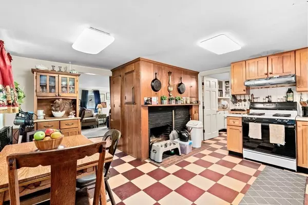 Rockland, MA 02370,696 Summer St