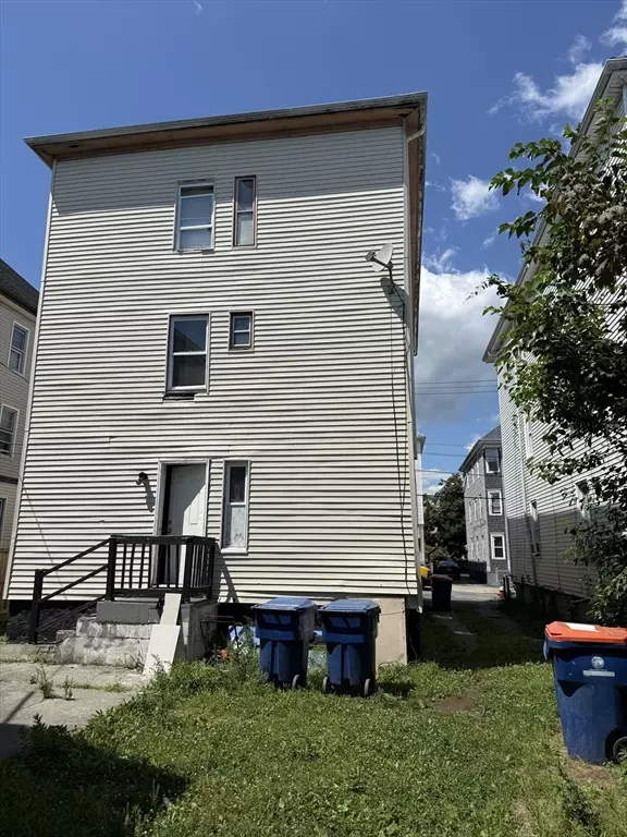 New Bedford, MA 02746,22 Holly St
