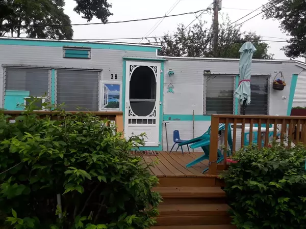 Peabody, MA 01960,154 Newbury #38