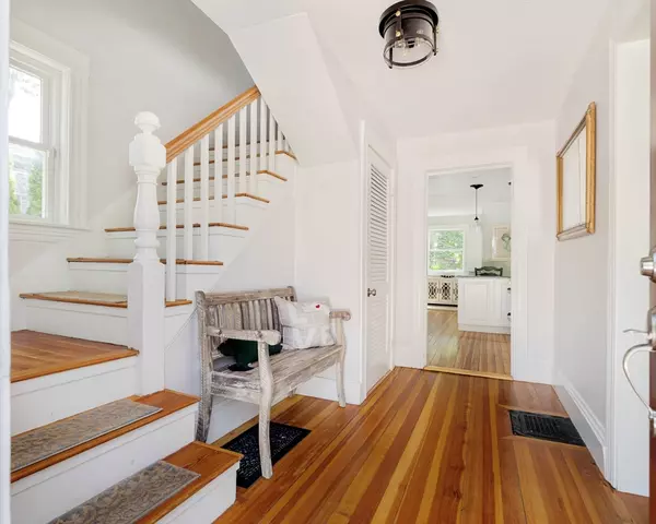 Wellesley, MA 02481,164 Walnut