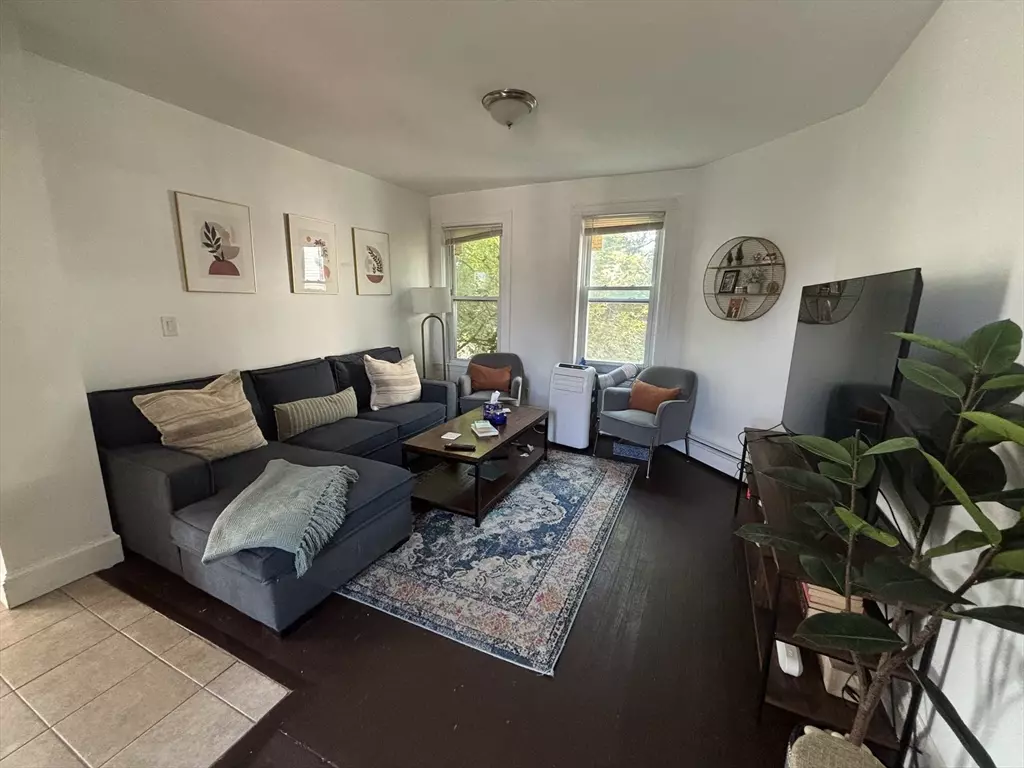 Cambridge, MA 02139,106 Pine Street #3