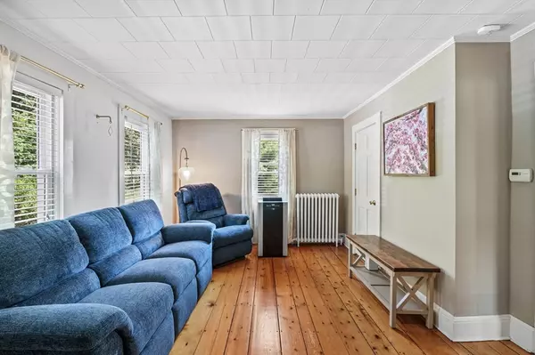 Holliston, MA 01746,58 Front St