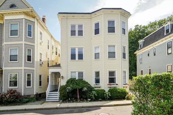 23 Hurd Rd #3, Brookline, MA 02445