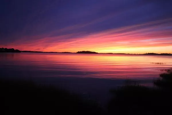 Hull, MA 02045,158 Newport Rd-1st Fl- Waterfront #1