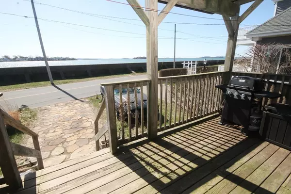 Hull, MA 02045,158 Newport Rd-1st Fl- Waterfront #1