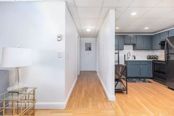 Peabody, MA 01960,111 Foster #416