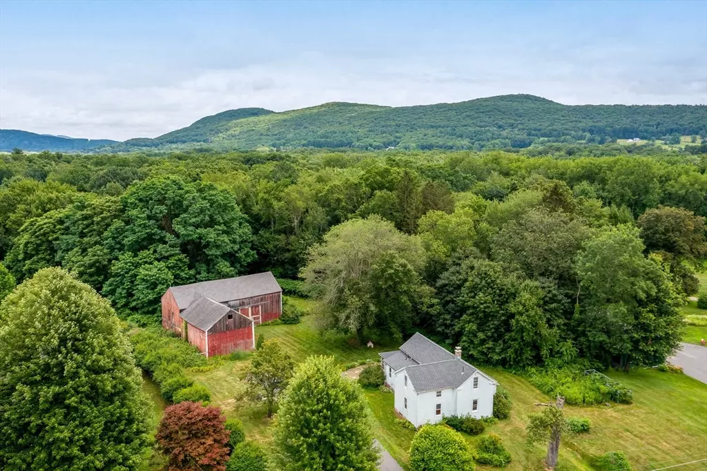 Easthampton, MA 01027,82 Lovefield St