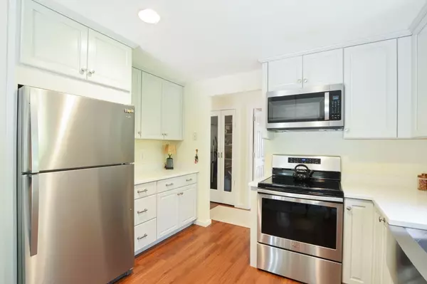 Mashpee, MA 02649,77 Shellback #77L