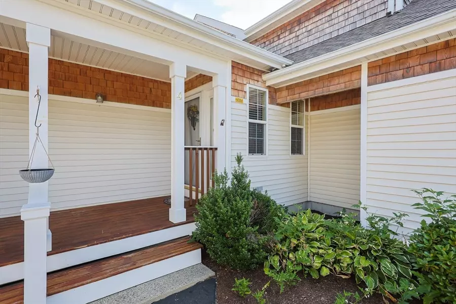 40 School House Rd #4, Weymouth, MA 02188