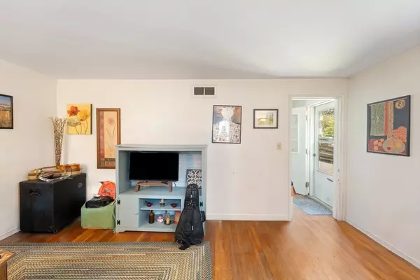 Northbridge, MA 01588,28-30 Haringa Ave