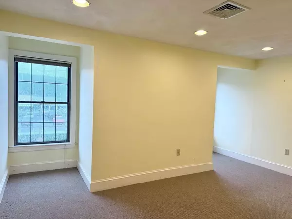 Concord, MA 01742,1624 Sudbury Road #1
