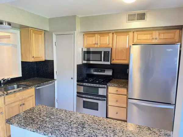 Framingham, MA 01701,606 Windsor #606