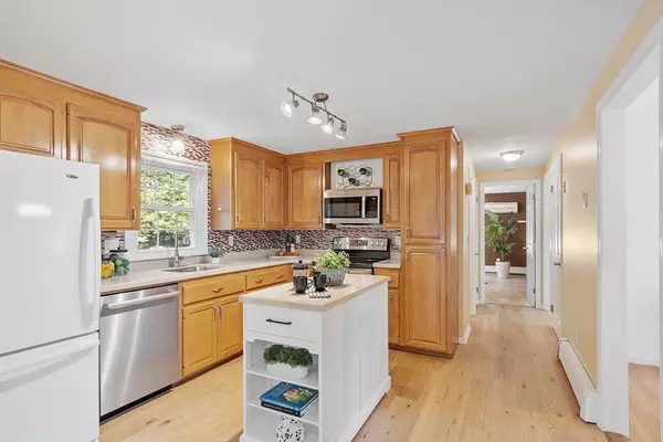 Attleboro, MA 02703,12 Knollcrest Cir