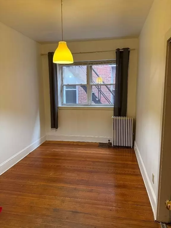 Brookline, MA 02445,1834 Beacon St #11