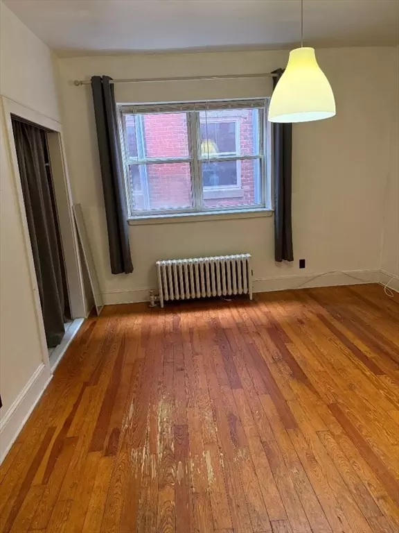 Brookline, MA 02445,1834 Beacon St #11