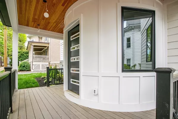 Brookline, MA 02446,116 Thorndike Street #1