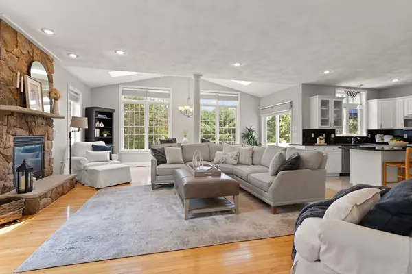 Westford, MA 01886,10 Casie Ln