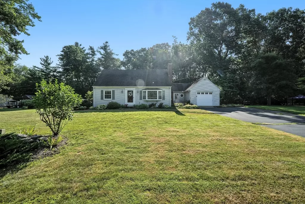 Wilbraham, MA 01095,8 Meadowview Rd