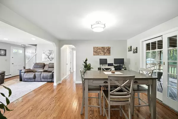 Wilbraham, MA 01095,8 Meadowview Rd