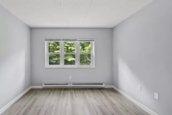 Holyoke, MA 01040,34 Maple Crest Cir #H