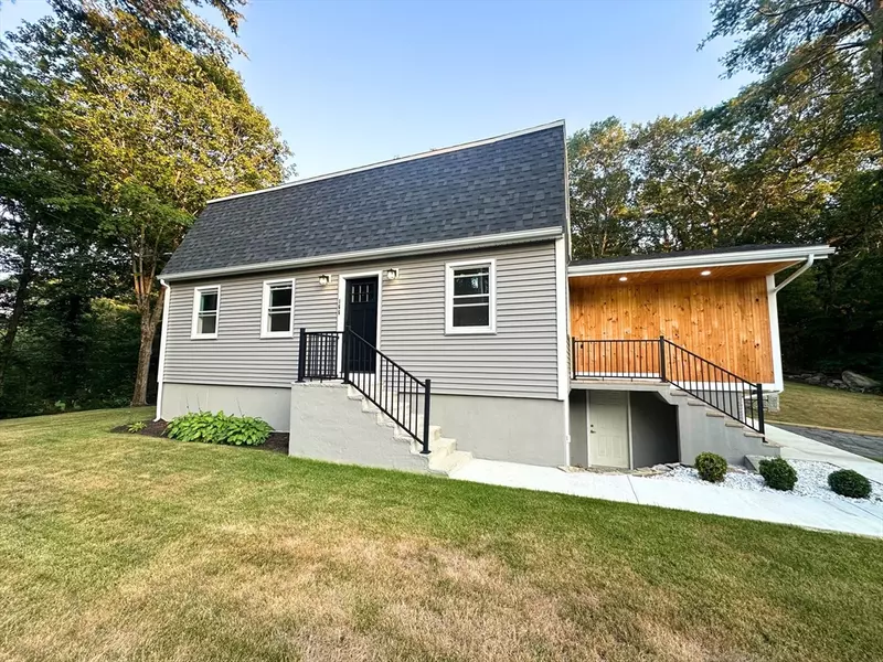 166 Forest St, Middleton, MA 01949
