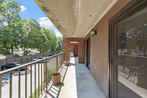 Stoneham, MA 02180,144 Marble St #208C