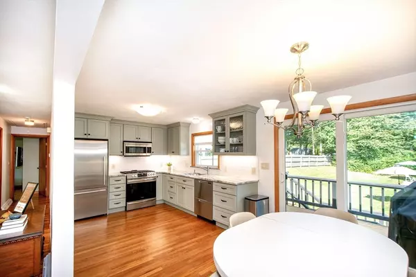 Stoughton, MA 02072,18 Howland Cir