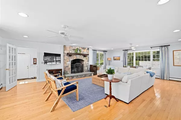 Duxbury, MA 02332,78 North St