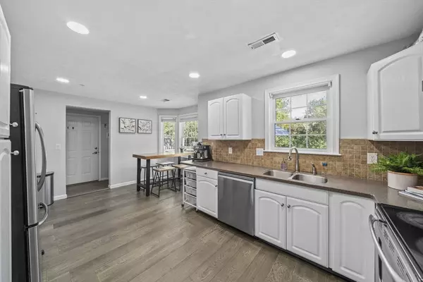 Walpole, MA 02081,24 Pelican Dr #24