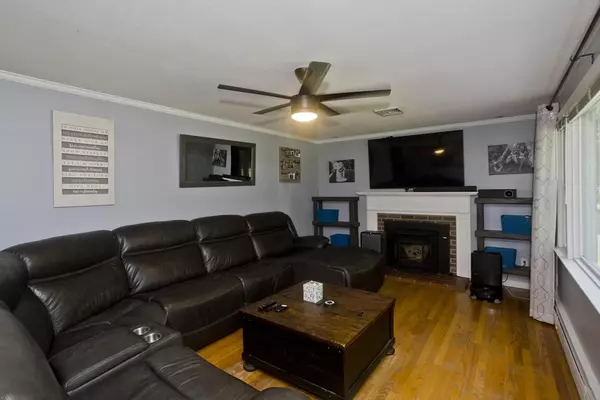 Agawam, MA 01001,52 Peros Dr