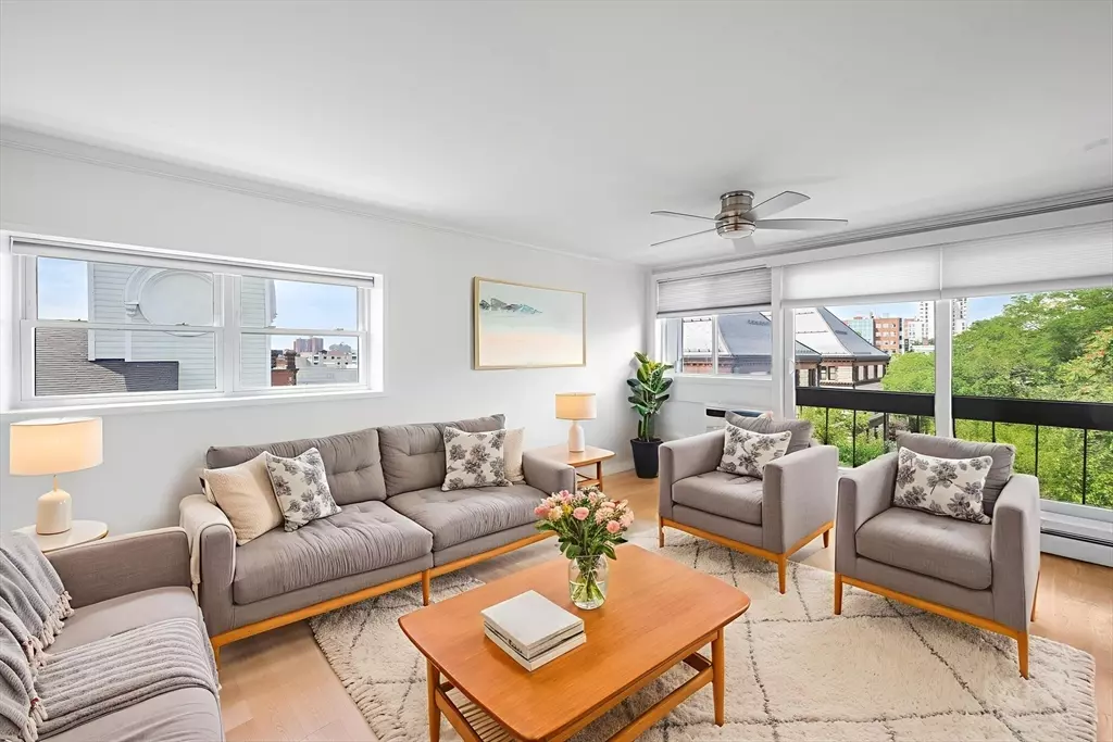 Cambridge, MA 02139,12 Inman St #55