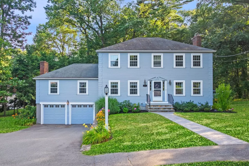 Lynnfield, MA 01940,18 Heritage Lane