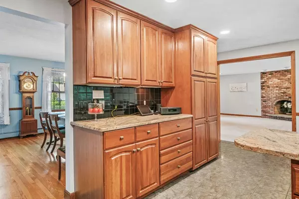 Lynnfield, MA 01940,18 Heritage Lane