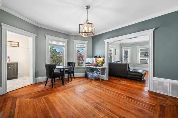 Swampscott, MA 01907,4 Valley Rd #2