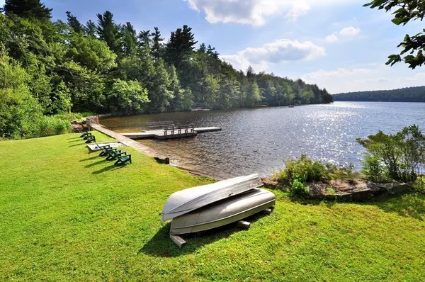 Tolland, MA 01034,30 North Trail