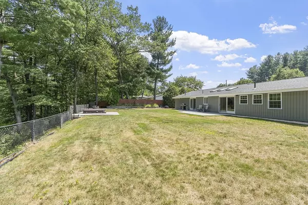 Chelmsford, MA 01824,14 Janet Rd