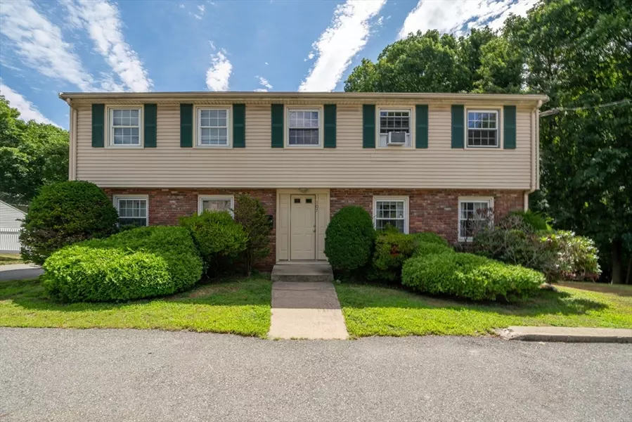 107 Vernon St #D, Wakefield, MA 01880