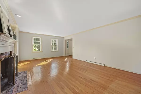 Longmeadow, MA 01106,76 Coventry Lane