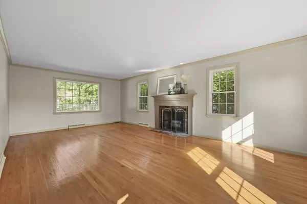 Longmeadow, MA 01106,76 Coventry Lane