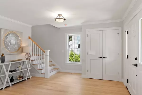 Bedford, MA 01730,42 Hillside Ave