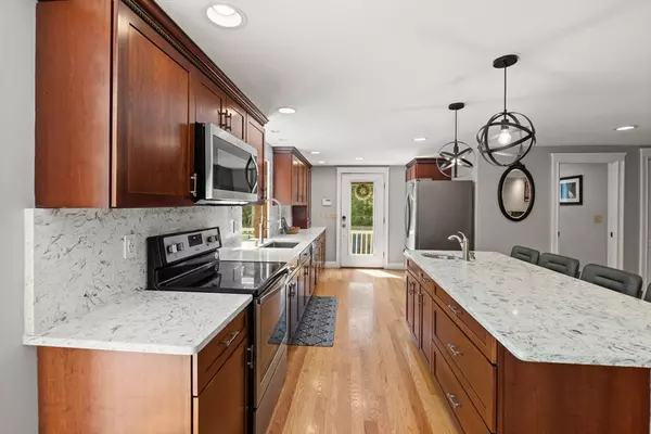 Reading, MA 01867,53 Batchelder Rd