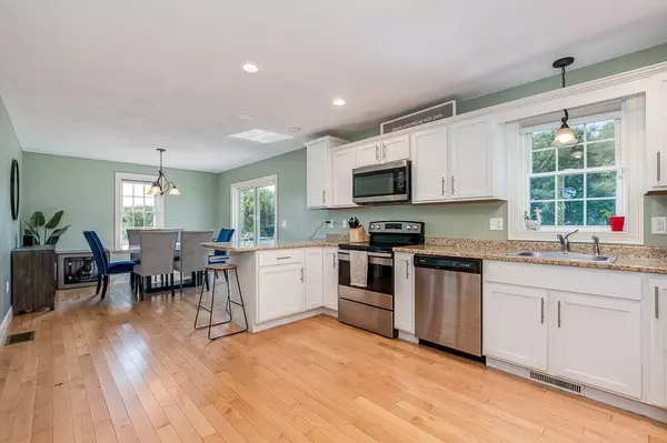 Lakeville, MA 02347,5 Shamrock Ln.
